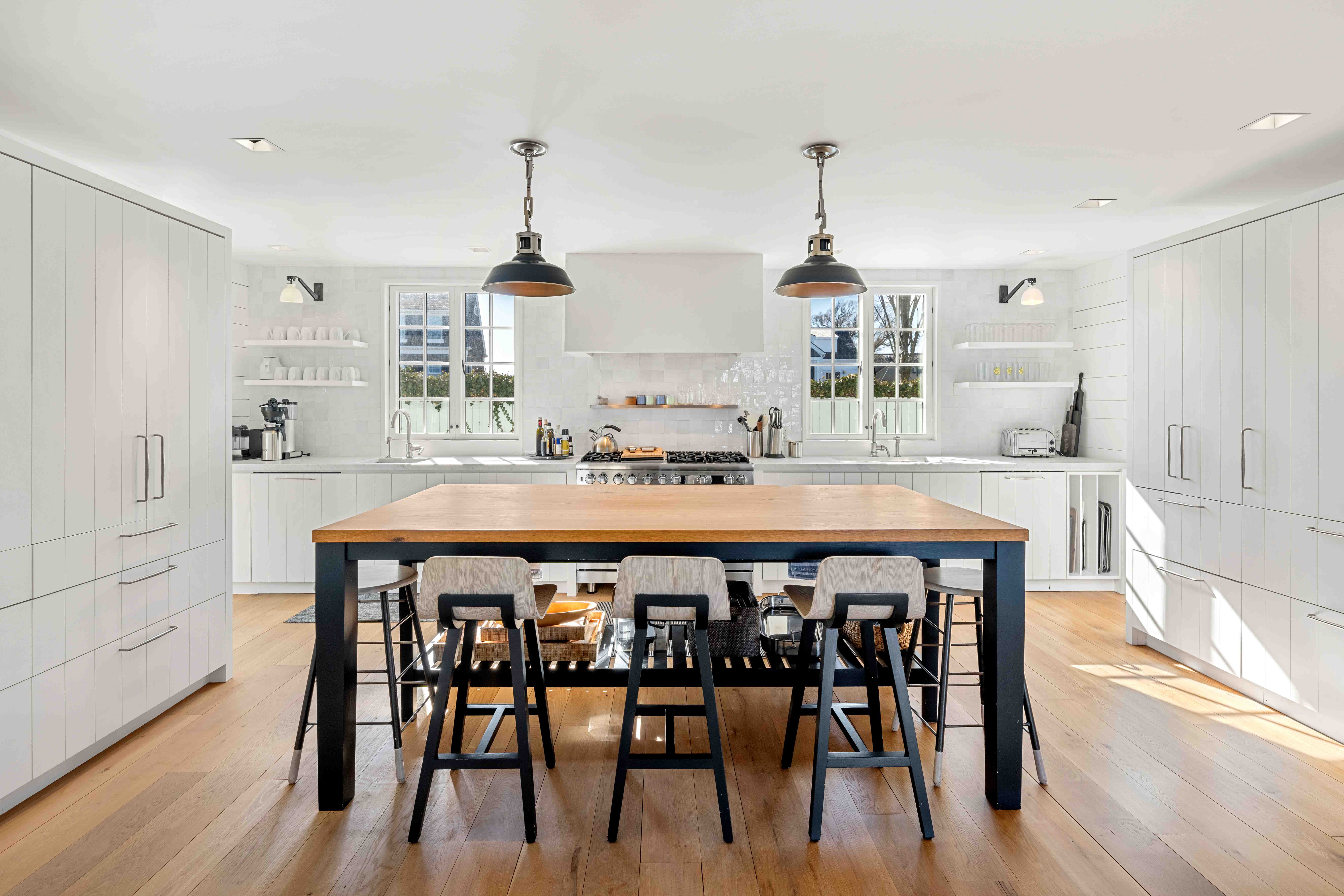 home interior of dining room